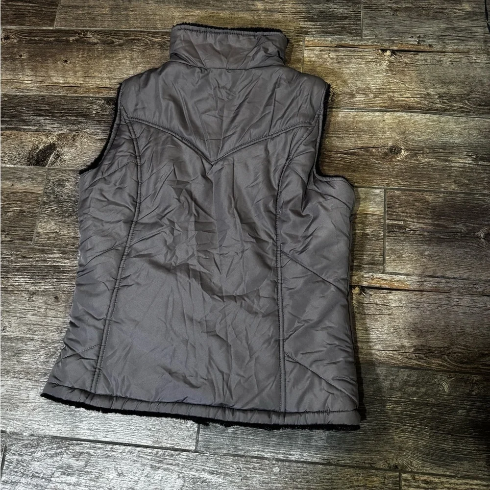 Reversible Vest​​​ - Picture 3 of 9